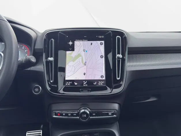 Volvo XC40 B4 Benzin Mild Hybrid R-Design Geartronic