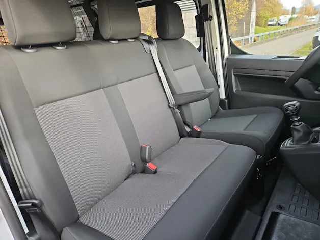 Peugeot Expert 2.2 BlueHDi 120 S&S Vertiefte Kabine Standard