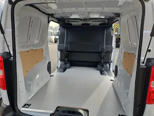 Peugeot Expert 2.2 BlueHDi 120 S&S Vertiefte Kabine Standard