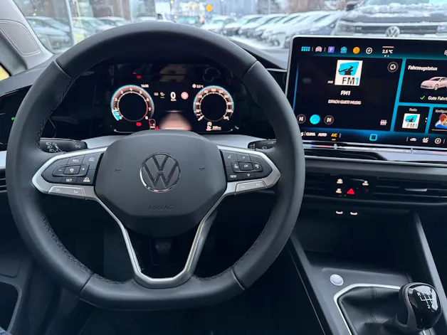VW Golf 1.5 TSI Basis