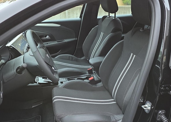 Vehicle image 16 Vehicle image 16