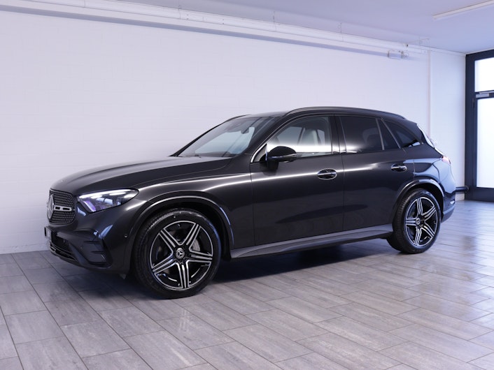 Vehicle image MERCEDES-BENZ GLC 220