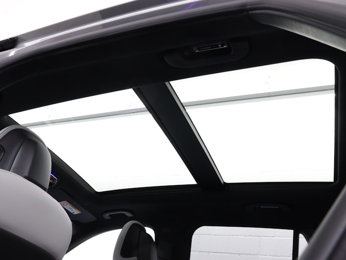 Vehicle image MERCEDES-BENZ GLC 220