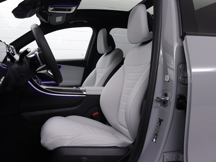 Vehicle image MERCEDES-BENZ GLC 220