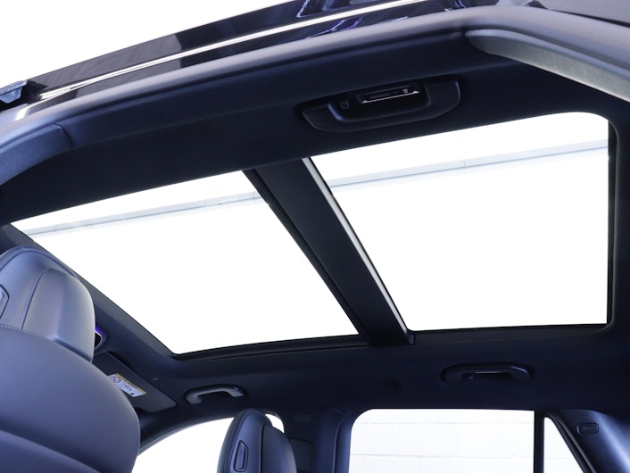 Vehicle image MERCEDES-BENZ GLC 220