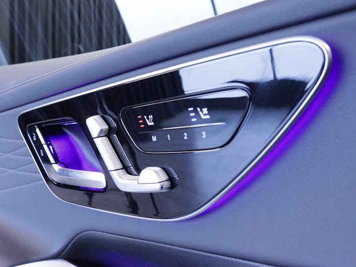 Vehicle image MERCEDES-BENZ GLC 220