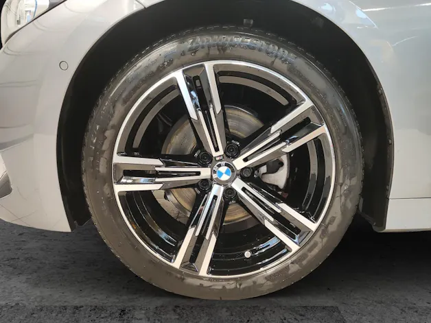 BMW 320d xDrive SAG Touring Attraktiven Leasingzinssatz ab 1,9 % bei Abschluss einer BMW Fahrzeugversicherung