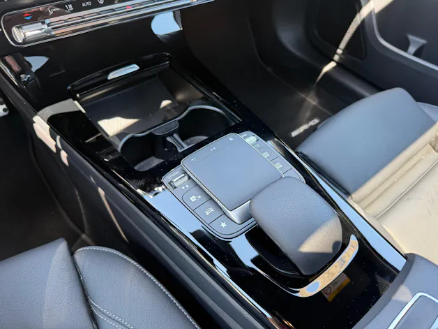Mercedes-Benz A 250 e AMG Line