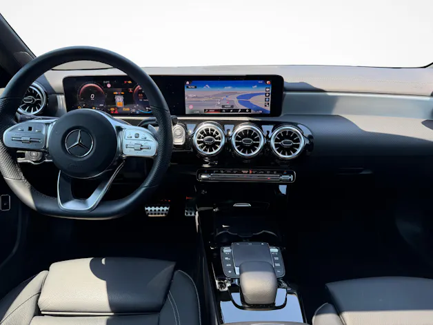 Mercedes-Benz A 250 e AMG Line