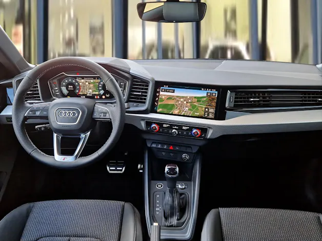 Audi A1 Sportback 30 TFSI S Line Attraction S-tronic Chronosgrau Metallic