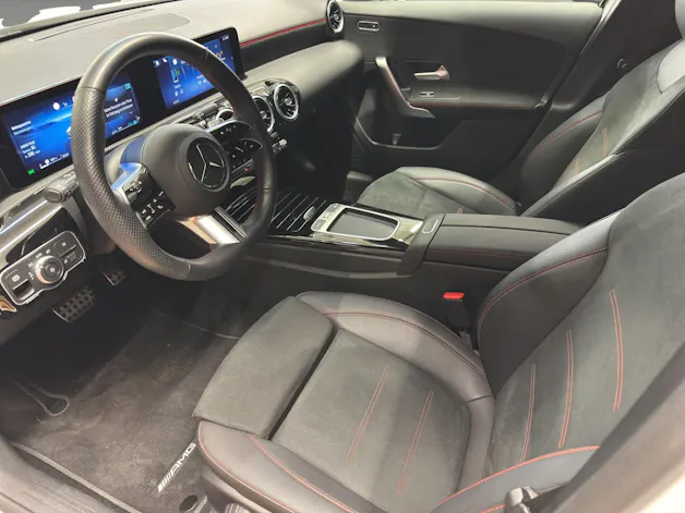 Mercedes-Benz A 200 - AMG / Rückfahrkamera / Sitzheizung / Lenkradheizung