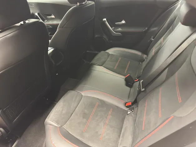 Mercedes-Benz A 200 - AMG / Rückfahrkamera / Sitzheizung / Lenkradheizung