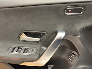 Mercedes-Benz A 200 - AMG / Rückfahrkamera / Sitzheizung / Lenkradheizung