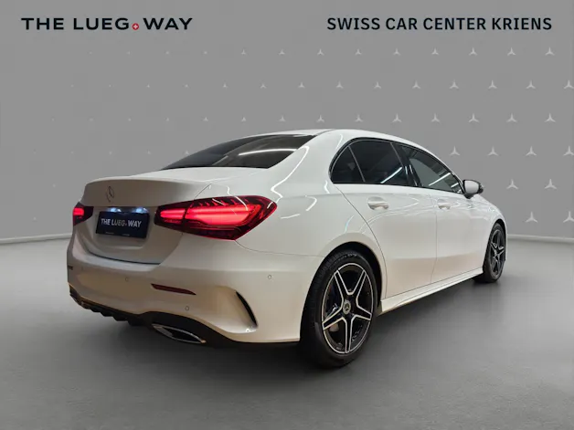 Mercedes-Benz A 200 - AMG / Rückfahrkamera / Sitzheizung / Lenkradheizung
