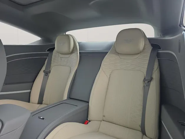Bentley Continental GT 4.0 V8 PHEV 782 PS Mulliner/ 1.9% Leasing möglich.