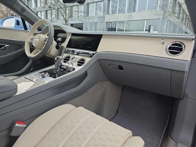 Bentley Continental GT 4.0 V8 PHEV 782 PS Mulliner/ 1.9% Leasing möglich.