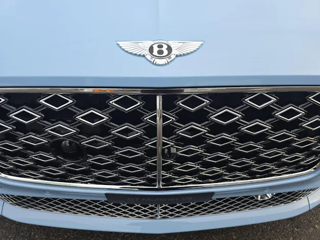 Bentley Continental GT 4.0 V8 PHEV 782 PS Mulliner/ 1.9% Leasing möglich.