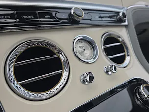 Bentley Continental GT 4.0 V8 PHEV 782 PS Mulliner/ 1.9% Leasing möglich.