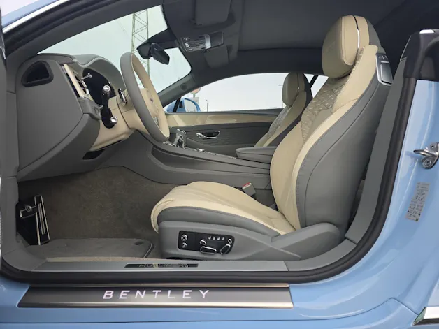 Bentley Continental GT 4.0 V8 PHEV 782 PS Mulliner/ 1.9% Leasing möglich.