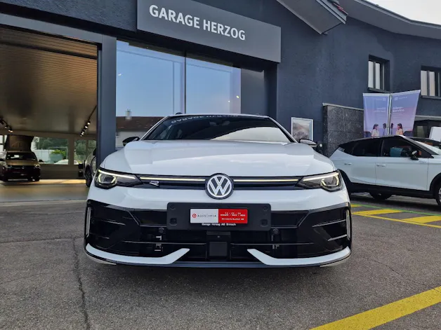 VW Golf Variant 2.0 TSI R DSG 4 Motion