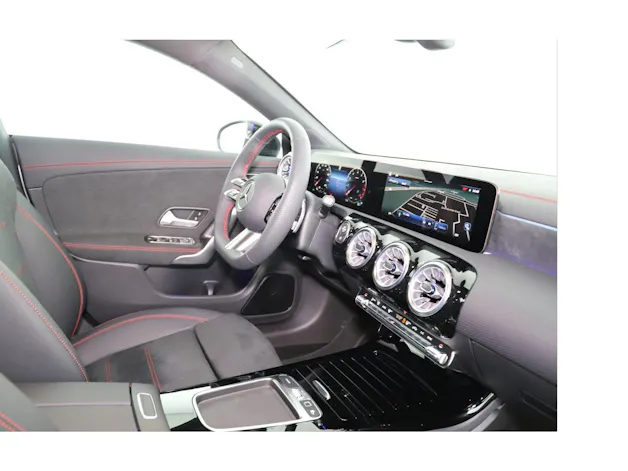 Mercedes-Benz CLA 220 4Matic 8G-DCT