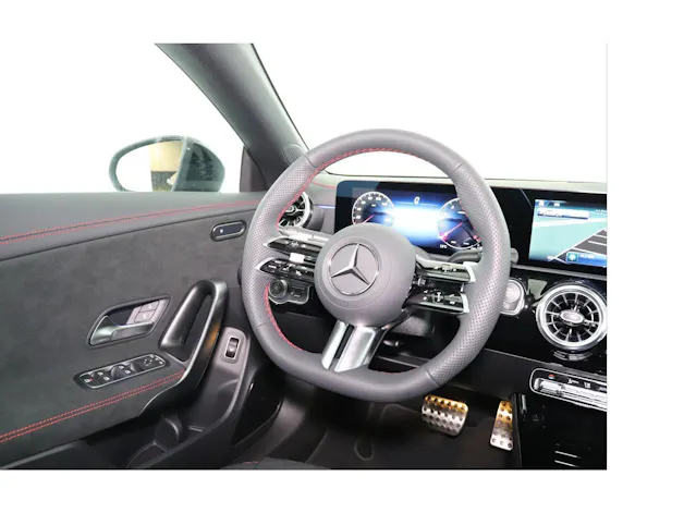 Mercedes-Benz CLA 220 4Matic 8G-DCT