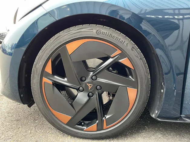 Cupra Born El Primero Tres