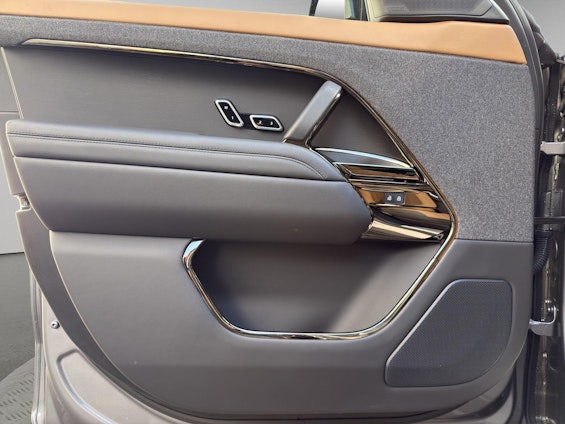 Vehicle image 8 Vehicle image 8