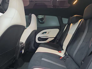 https://vehicle.imgix.net/4145696/d41ff095-003a-48c5-91f5-990d79c3b615.jpg