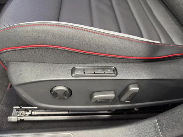 VW Golf VIII 2.0 TSI GTI DSG
