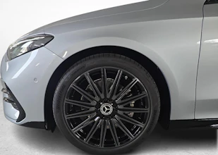 https://vehicle.imgix.net/4145750/89c17fd7-d8d6-4e68-a12d-263f17d41b4b.jpg