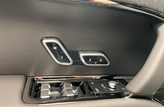 Vehicle image 12 Vehicle image 12