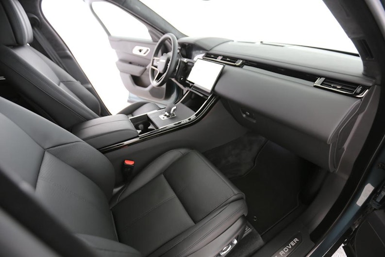 Vehicle image LAND ROVER RANGE ROVER VELAR