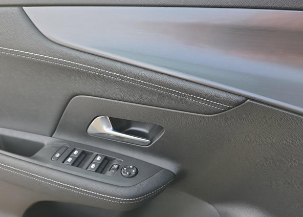 Vehicle image 8 Vehicle image 8