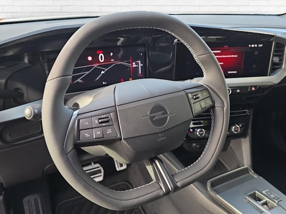 Vehicle image 9 Vehicle image 9