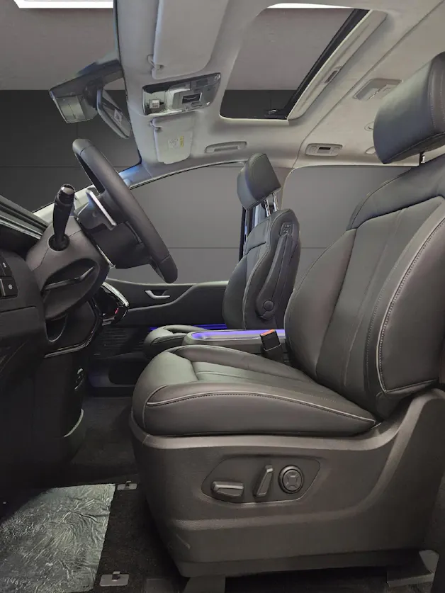 Hyundai Staria Premium 1.6 GDi HEV Vertex