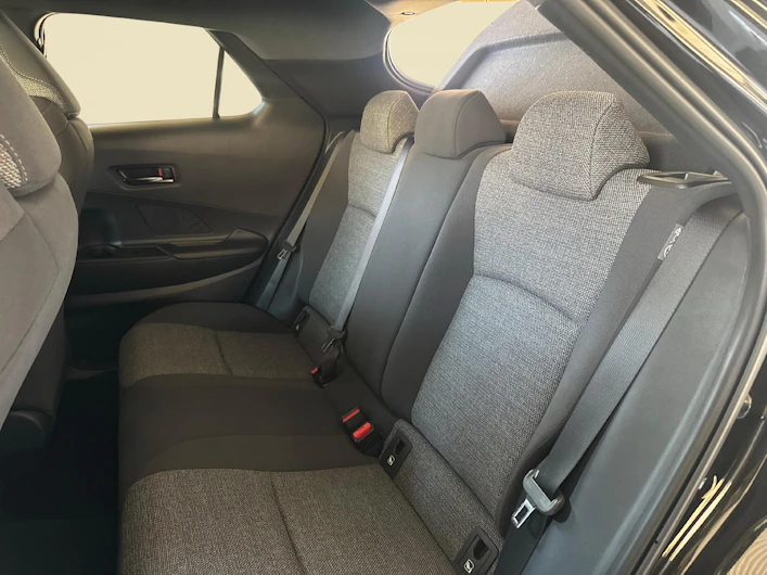 immagine del veicolo TOYOTA C-HR