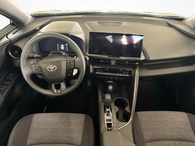 Toyota C-HR 2.0 HEV Swiss Edition 4x4 leasing da 0.99% e ruote invernali incluse