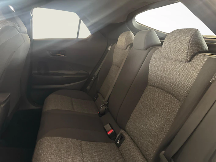 immagine del veicolo TOYOTA C-HR