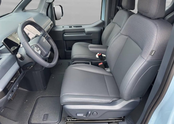 Vehicle image 3 Vehicle image 3