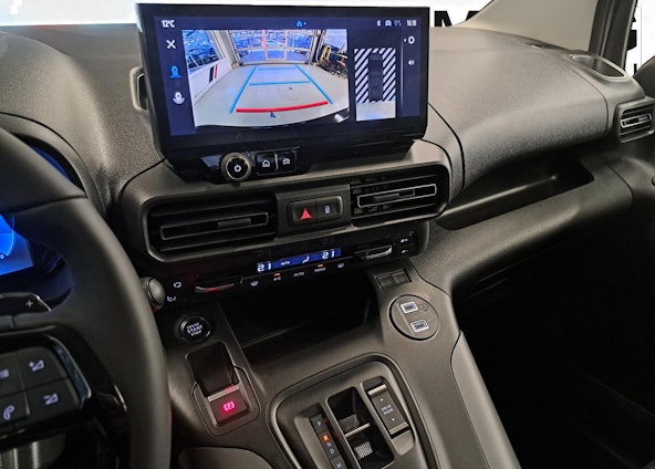 Vehicle image 13 Vehicle image 13