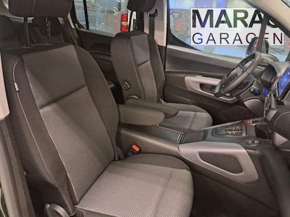 Vehicle image 7 Vehicle image 7