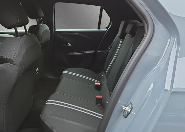 Vehicle image 9 Vehicle image 9