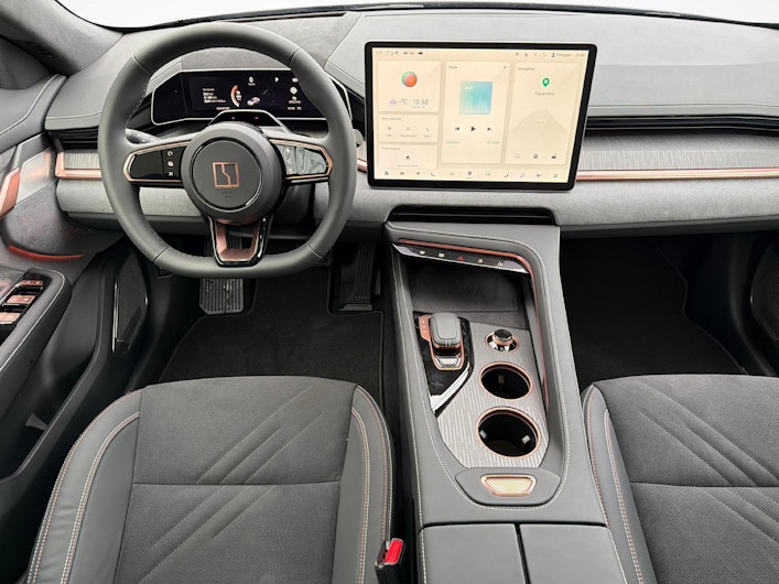 Vehicle image ZEEKR 001