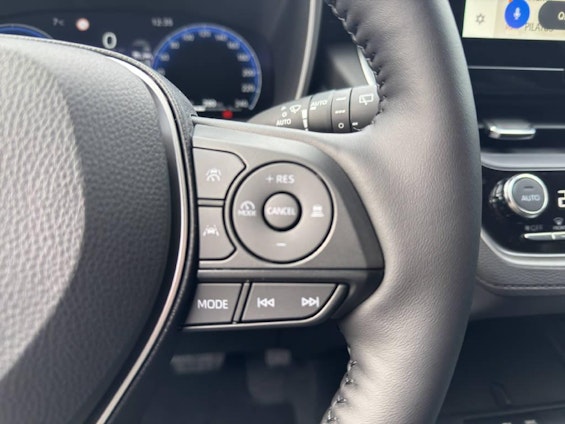 Vehicle image 9 Vehicle image 9