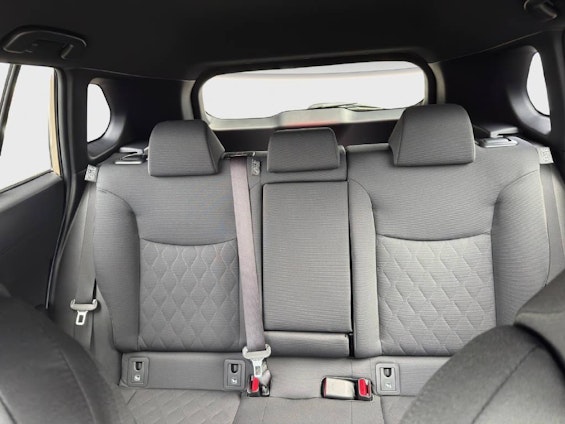 Vehicle image 13 Vehicle image 13