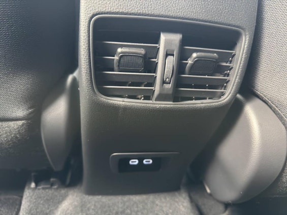 Vehicle image 14 Vehicle image 14