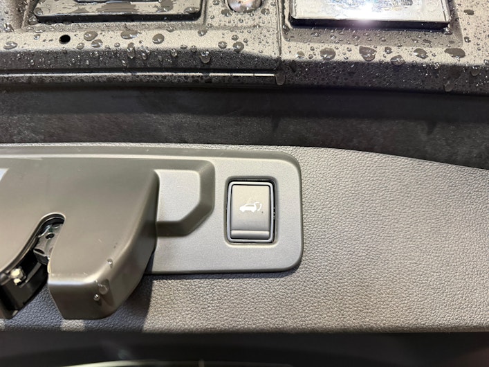 Vehicle image MITSUBISHI GRANDIS