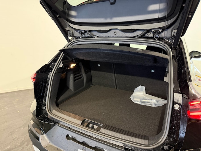 Vehicle image MITSUBISHI GRANDIS