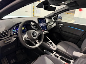 Vehicle image MITSUBISHI NEW Grandis 1.8 HEV Intense